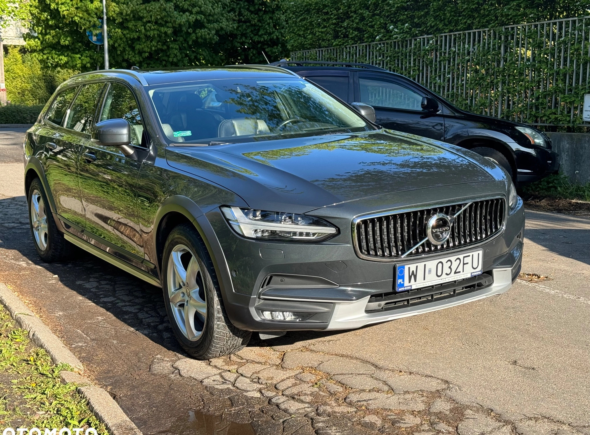 Volvo V90 Cross Country cena 129000 przebieg: 154500, rok produkcji 2017 z Warszawa małe 154